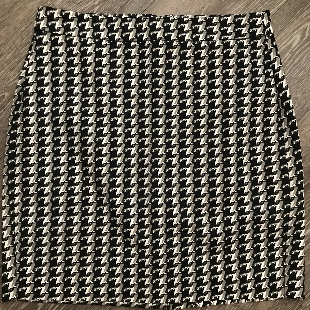 Banana Republic printed pencil skirt - Like new!